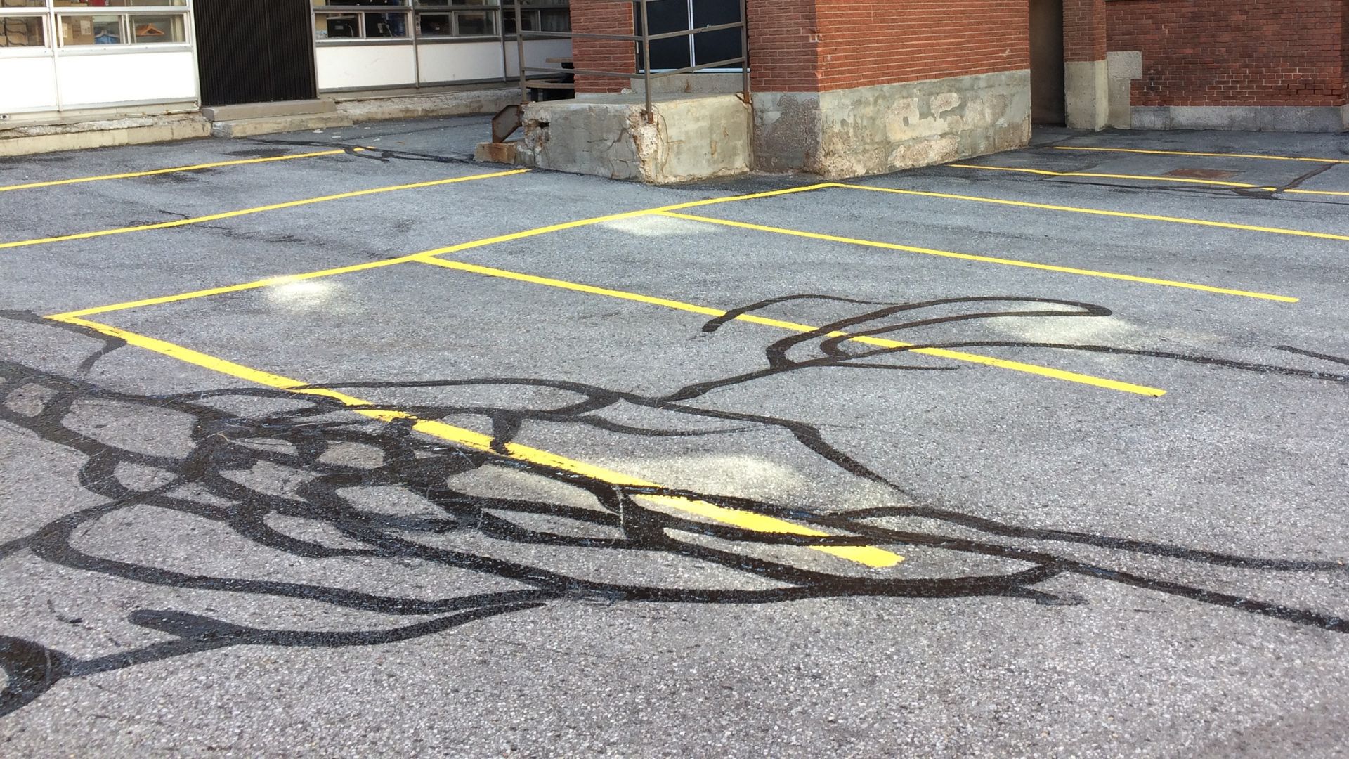Asphalt Crack Filling Services in Cincinnati Metro from EverLine Coatings
